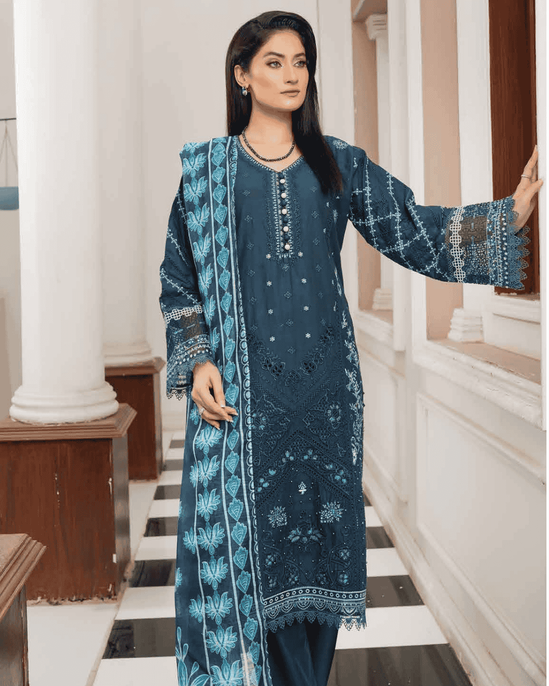 Lawn Suit with Chikankari & Organza Trending