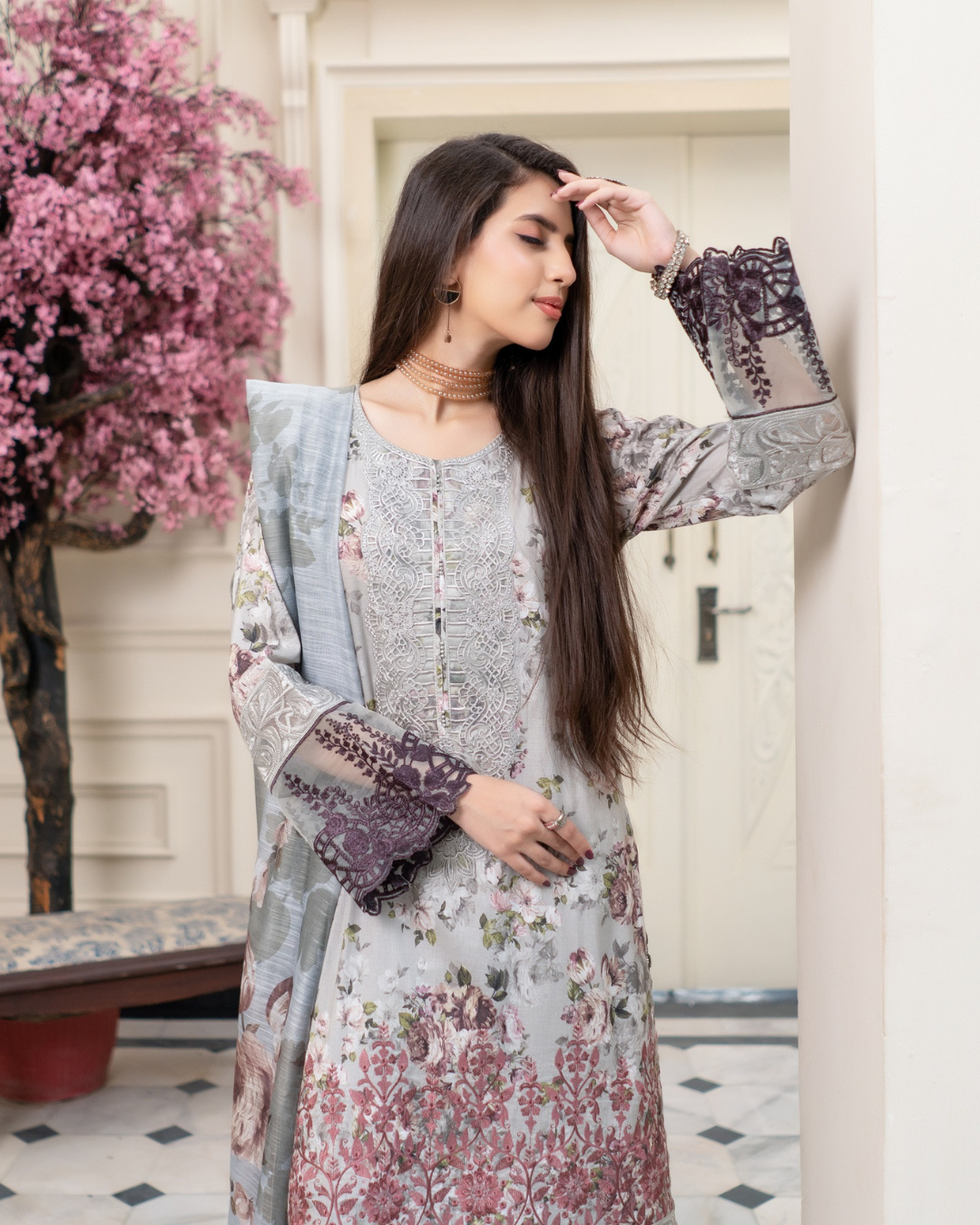 Svougish Trends Elegant Lawn Collection Latest