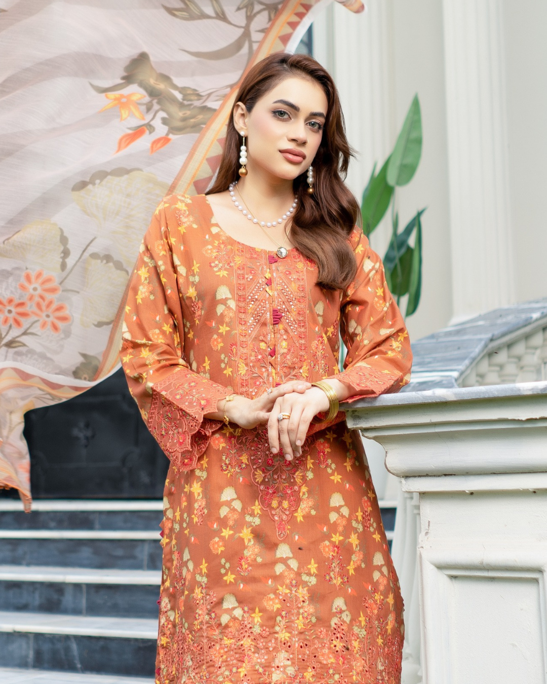 Svougish Trends: Pure Lawn Stitched Ensemble with Organza & Patchwork